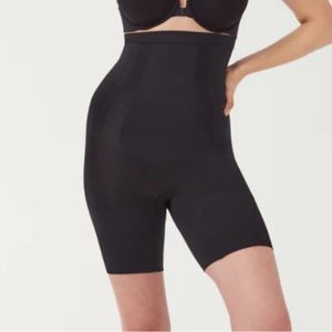 High waisted mid thigh Spanx size small